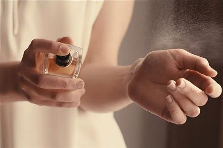 بهترین ادکلن و عطر های زنانه