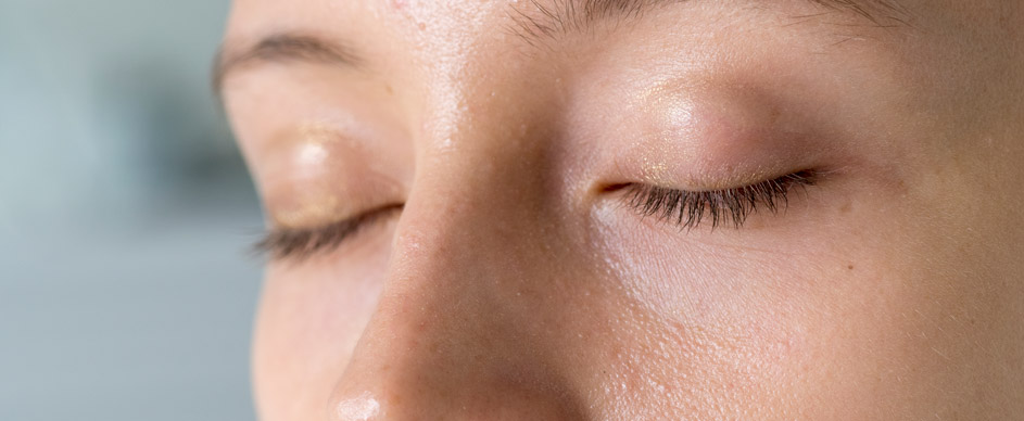 بهترین کرم پودر برای پوست چرب و جوش دار