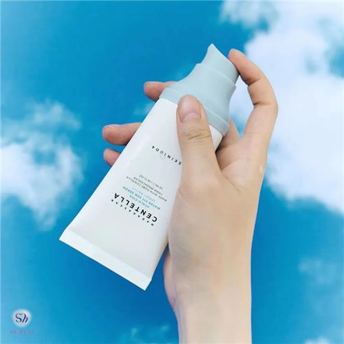 سرم ضدآفتاب سنتلا  + Spf50 مدل Hyalu-Cica Silky Fit حجم 50 میل