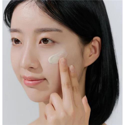 Madagascar-Centella-Air-Fit-Suncream